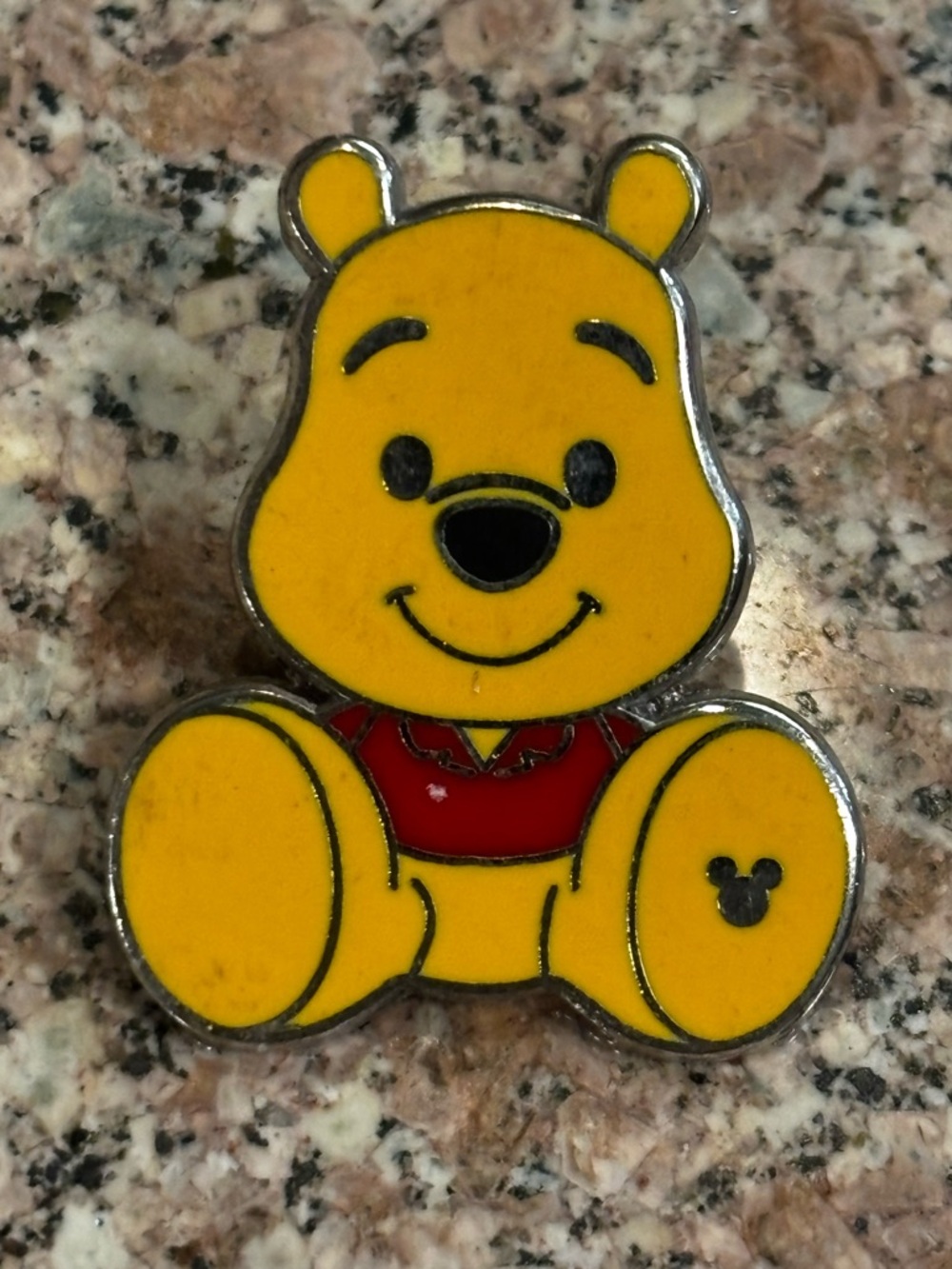 DISNEY PIN HIDDEN MICKEY WINNIE THE POOH BIG FOOT COMPLETER CAST SERIES PIN
